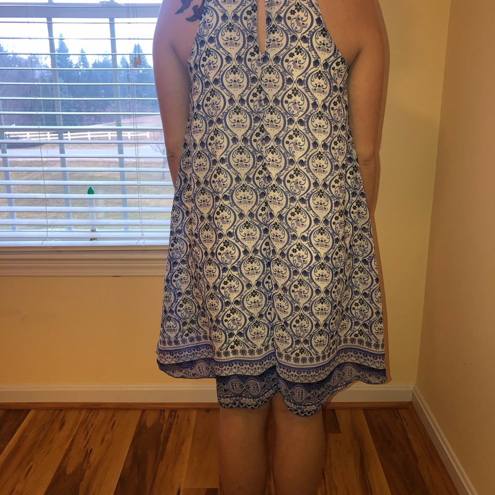 High neck, patterned dress - Picture 2 of 2